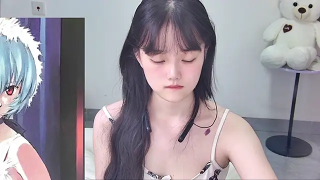 Snapshot of Evil-Bunny007 chatting on 5, 6, 2026 Evil-Bunny007 online show from 5, 6, 2026