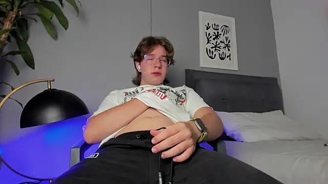 Snapshot of LucasMoraless chatting on 21, 5, 2026 LucasMoraless online show from 21, 5, 2026