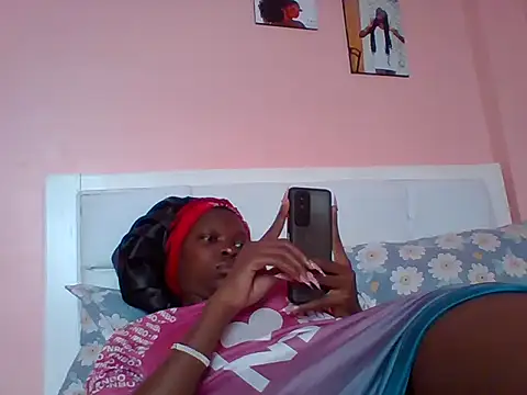 Snapshot of shantell_1 chatting on 7, 6, 2026 shantell 1 online show from 7, 6, 2026