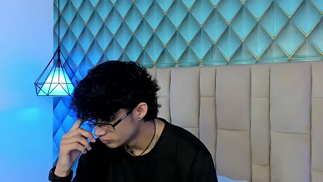 Sofia-Ethan online show from 5, 7, 2026