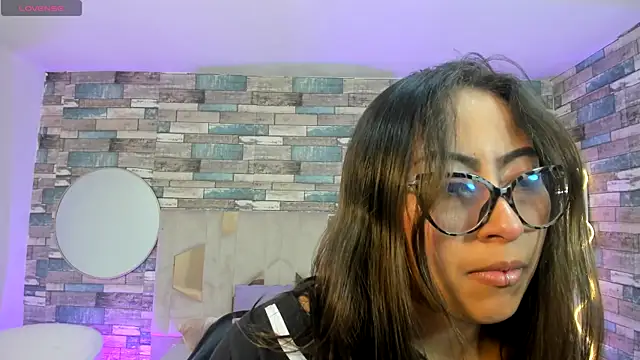 Amhira Tay online show from 13, 6, 2026