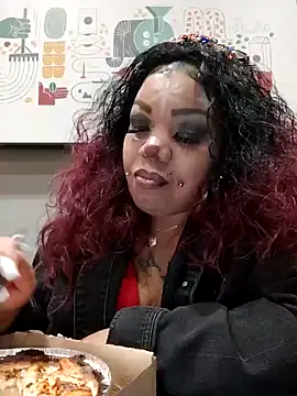 Snapshot of NailGoddessnow chatting on 25, 12, 2024 NailGoddessnow online show from 25, 12, 2024