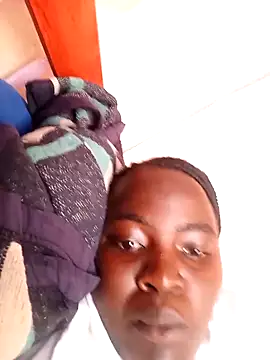 Snapshot of creamyy_pussie chatting on 28, 5, 2026 creamyy pussie online show from 28, 5, 2026