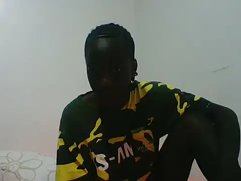 Snapshot of Darkpretty23 chatting on 19, 5, 2026 Darkpretty23 online show from 19, 5, 2026