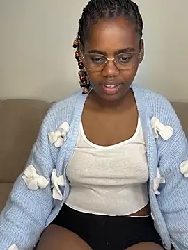Snapshot of softglamqueen chatting on 14, 7, 2026 softglamqueen online show from 14, 7, 2026