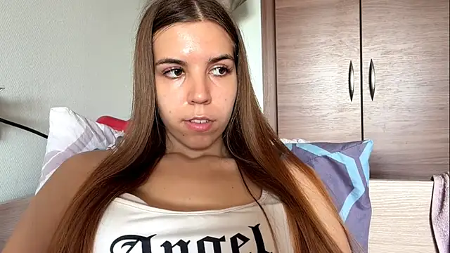 LaurindaStalford online show from 14, 7, 2026