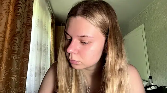HoneysPiee online show from 29, 5, 2026
