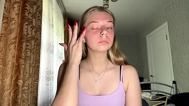 HoneysPiee online show from 10, 6, 2026