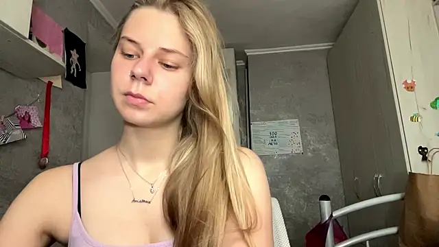 HoneysPiee online show from 12, 6, 2026