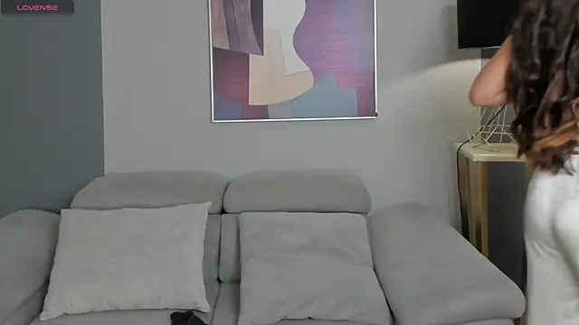 LillySanders online show from 10, 7, 2026