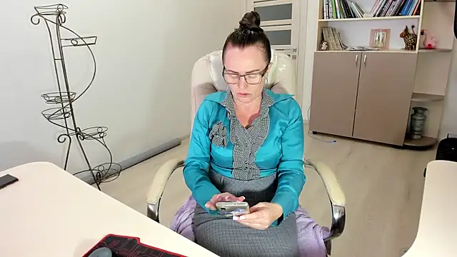 Snapshot of Vika73 chatting on 11, 11, 2025 Vika73 online show from 11, 11, 2025