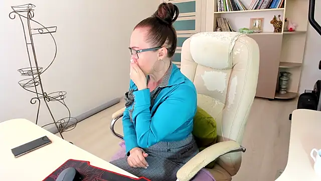 Snapshot of Vika73 chatting on 13, 11, 2025 Vika73 online show from 13, 11, 2025