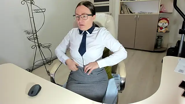 Snapshot of Vika73 chatting on 20, 11, 2025 Vika73 online show from 20, 11, 2025