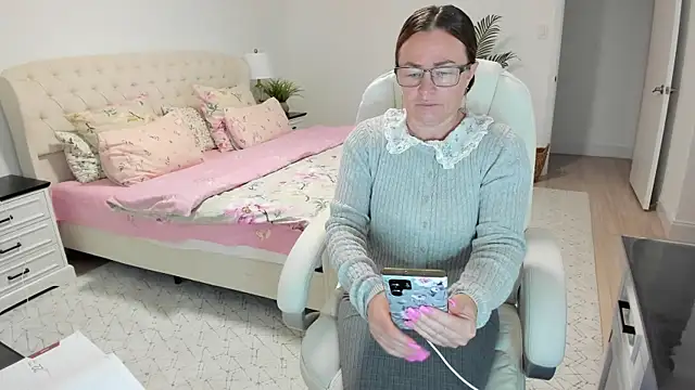 Vika73 online show from 7, 7, 2026