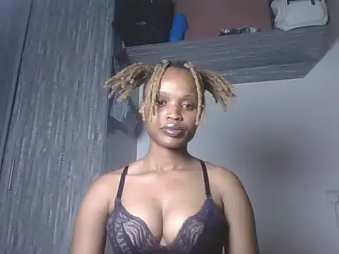 Snapshot of Tempting_Ebony chatting on 8, 6, 2026 Tempting Ebony online show from 8, 6, 2026