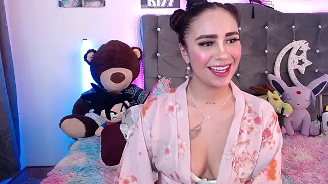 Snapshot of lunabritton chatting on 22, 6, 2026 lunabritton online show from 22, 6, 2026