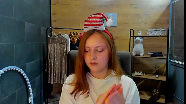 LauraaJohnson online show from 19, 5, 2026