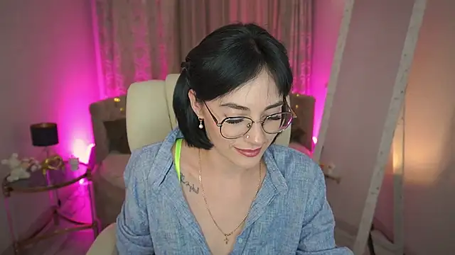 Snapshot of EviiLune chatting on 13, 7, 2026 EviiLune online show from 13, 7, 2026