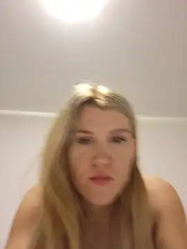 Snapshot of HotBlondie69 chatting on 27, 6, 2026 HotBlondie69 online show from 27, 6, 2026