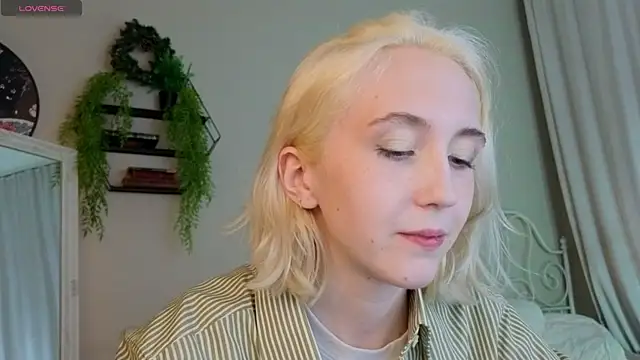 Snapshot of Elen__Moore chatting on 29, 5, 2026 Elen Moore online show from 29, 5, 2026