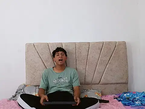 Snapshot of Robertt_Brown chatting on 30, 5, 2026 Robertt Brown online show from 30, 5, 2026