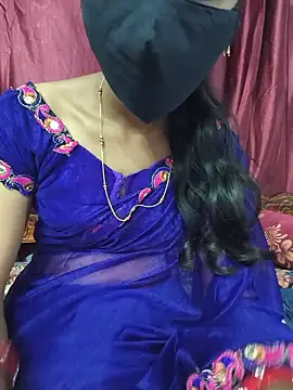 Snapshot of reshma124 chatting on 4, 7, 2026 reshma124 online show from 4, 7, 2026