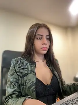 Snapshot of Hanna_Cruz_ chatting on 4, 6, 2026 Hanna Cruz online show from 4, 6, 2026