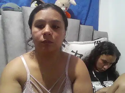 Snapshot of Amber_rose17 chatting on 7, 6, 2026 Amber rose17 online show from 7, 6, 2026