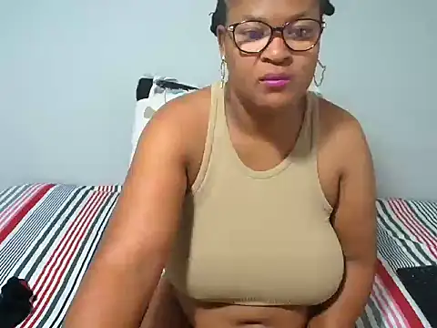 Snapshot of CandyYumsAerolaXX chatting on 4, 6, 2026 CandyYumsAerolaXX online show from 4, 6, 2026