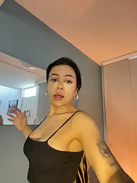 Snapshot of FERNANDAXX_ chatting on 9, 7, 2026 FERNANDAXX online show from 9, 7, 2026