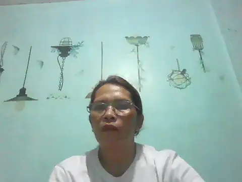 Snapshot of momshe2026 chatting on 16, 6, 2026 momshe2026 online show from 16, 6, 2026