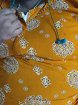 Snapshot of geetha431 chatting on 16, 6, 2026 geetha431 online show from 16, 6, 2026