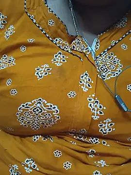 Snapshot of geetha431 chatting on 28, 6, 2026 geetha431 online show from 28, 6, 2026