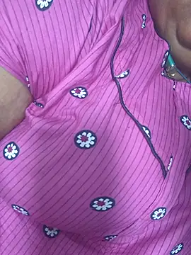 Snapshot of geetha431 chatting on 14, 7, 2026 geetha431 online show from 14, 7, 2026