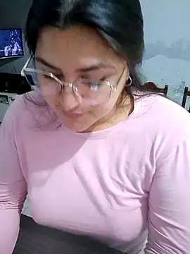 Snapshot of morena95_ chatting on 3, 6, 2026 morena95 online show from 3, 6, 2026