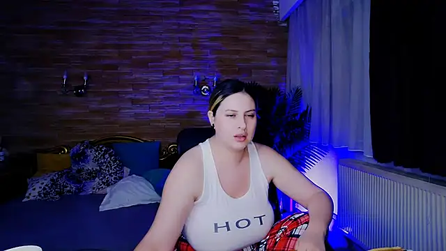 MiraHaze online show from 3, 3, 2025