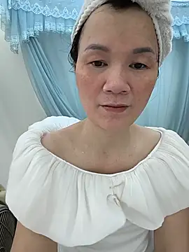 Snapshot of Lye_lovely chatting on 5, 7, 2026 Lye lovely online show from 5, 7, 2026