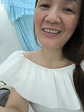 Snapshot of Lye_lovely chatting on 5, 7, 2026 Lye lovely online show from 5, 7, 2026
