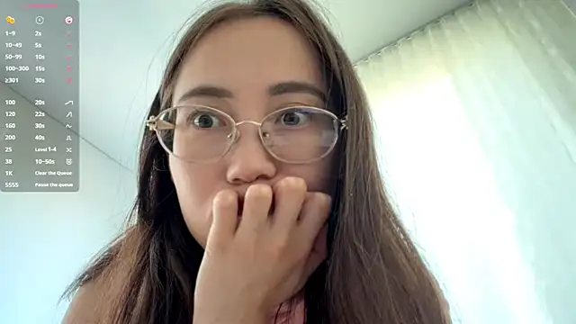 Snapshot of VickieTrudo chatting on 13, 7, 2026 VickieTrudo online show from 13, 7, 2026