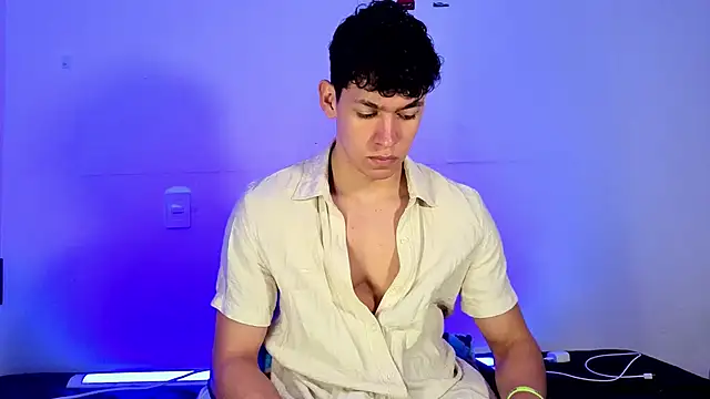 Snapshot of Luke_Muscle chatting on 29, 5, 2026 Luke Muscle online show from 29, 5, 2026