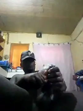 Snapshot of latercummer1 chatting on 29, 5, 2026 latercummer1 online show from 29, 5, 2026
