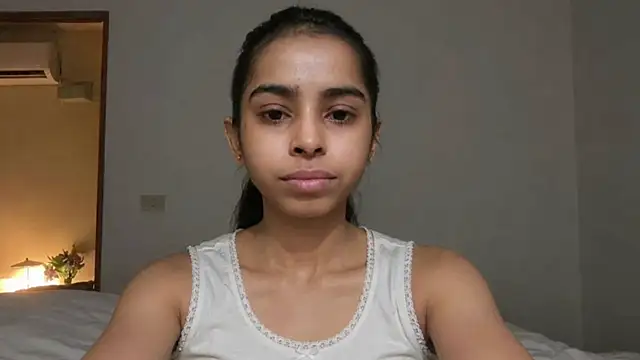 Snapshot of Aliyabhatt_8 chatting on 22, 5, 2026 Aliyabhatt 8 online show from 22, 5, 2026