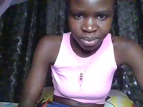 Snapshot of small_diva chatting on 6, 6, 2026 small diva online show from 6, 6, 2026