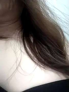 Snapshot of YoenLyy chatting on 5, 7, 2026 YoenLyy online show from 5, 7, 2026