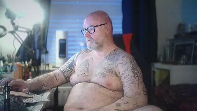 Tattooed Dilf 01 online show from 25, 5, 2026