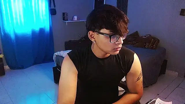 Mr yisuzz online show from 12, 7, 2026