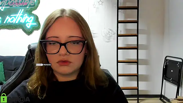 Snapshot of JuliNy_x chatting on 27, 5, 2026 JuliNy x online show from 27, 5, 2026
