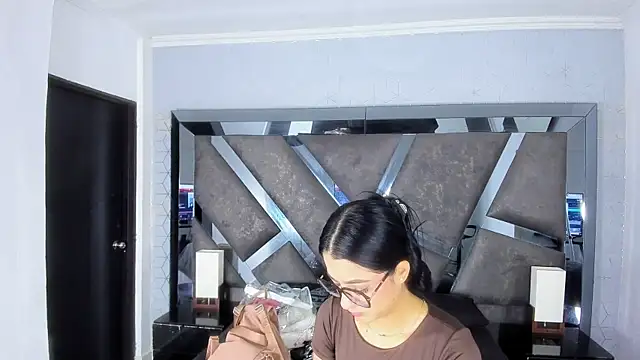 Snapshot of Milawink chatting on 15, 6, 2026 Milawink online show from 15, 6, 2026