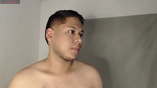 Snapshot of nicolas_cr1 chatting on 6, 6, 2026 nicolas cr1 online show from 6, 6, 2026