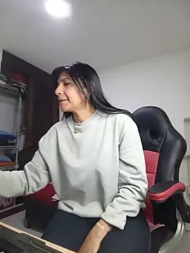 Samantha01 Rosse01 online show from 15, 6, 2026